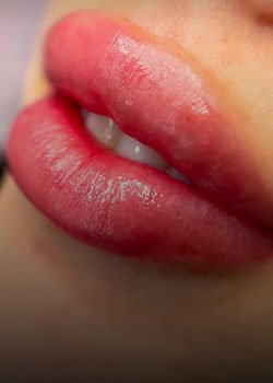 revitalizacao-labial-clinica-estetica-sombrancelha-curitiba